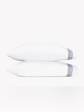 1 PAIR Matouk Schumacher Ophelia Standard Cases Indigo 21x32